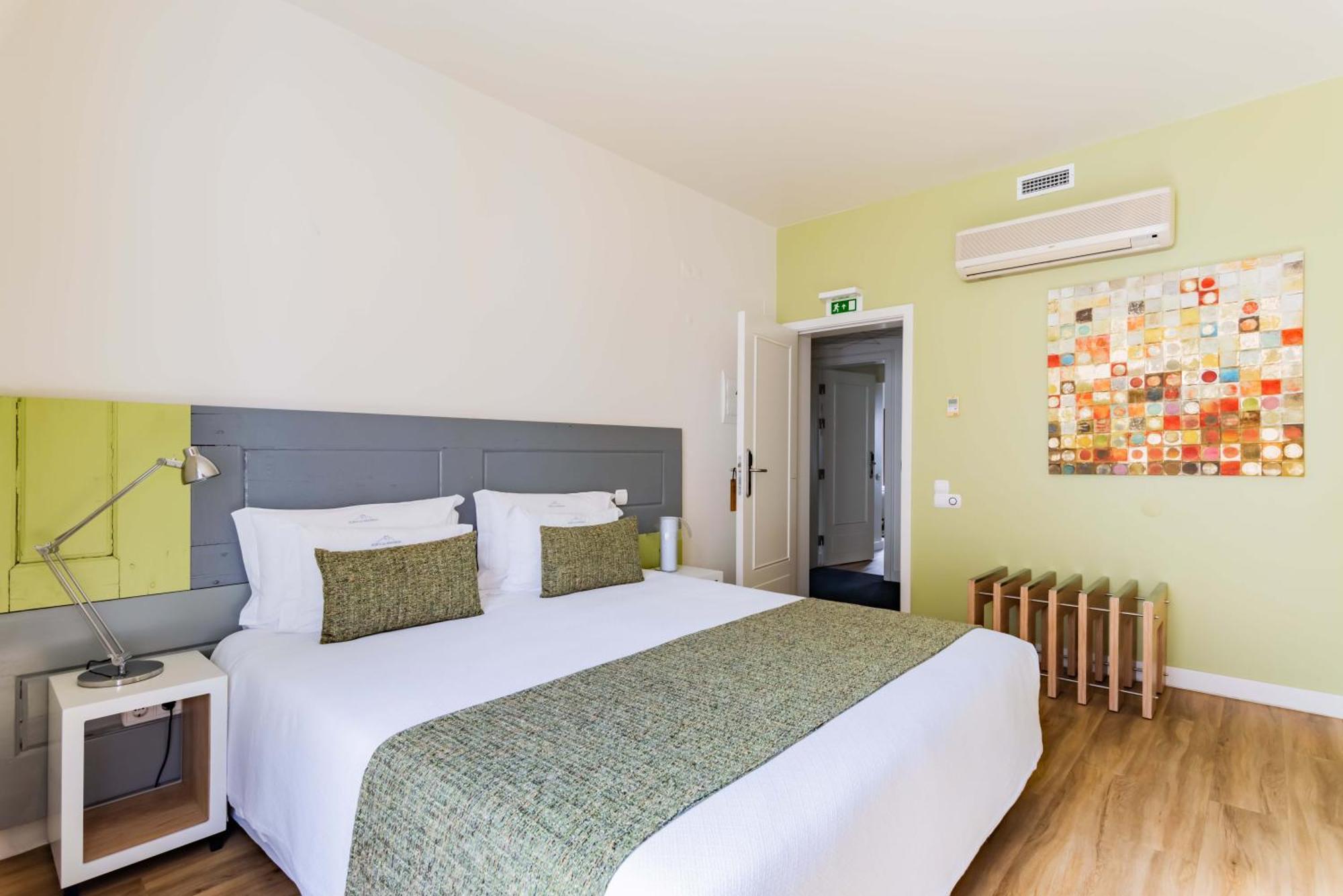 Porta da Arrábida Suites Palmela Habitación foto